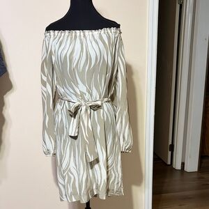MICHAEL Michael Kors Beige and White Long Sleeve Dress